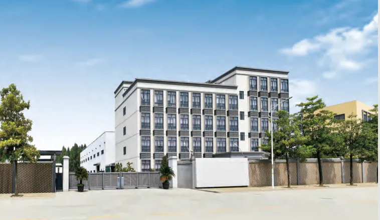 Enjeksiyonlu Gerdirme Şişirme Kalıplama Makinesi üreticisi